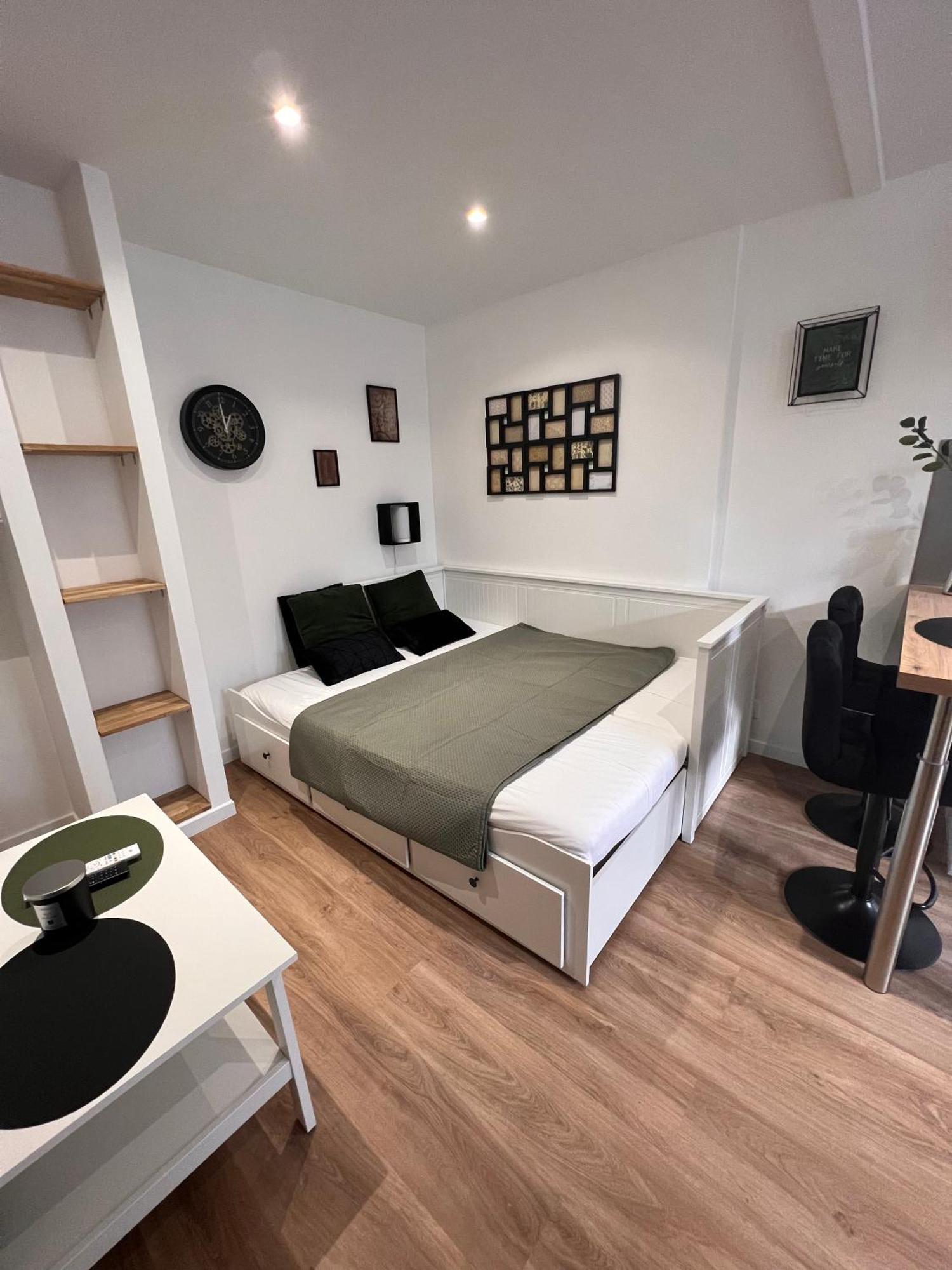 Les Bords Du Clain - Entree Autonome Studio Poitiers Exterior photo