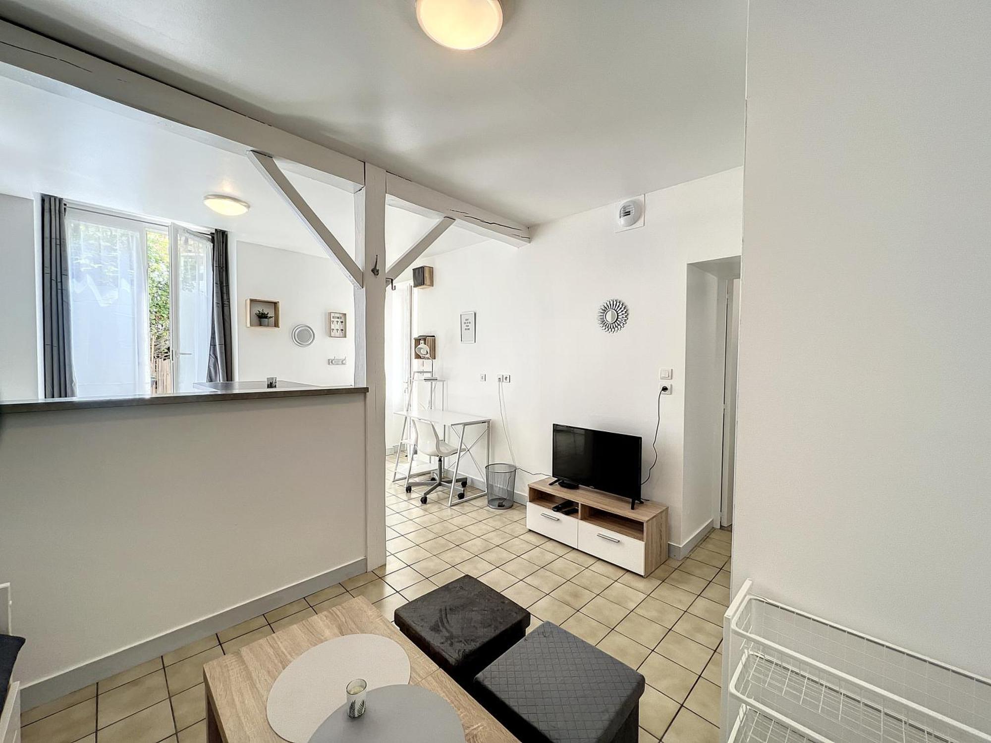 Les Bords Du Clain - Entree Autonome Studio Poitiers Exterior photo