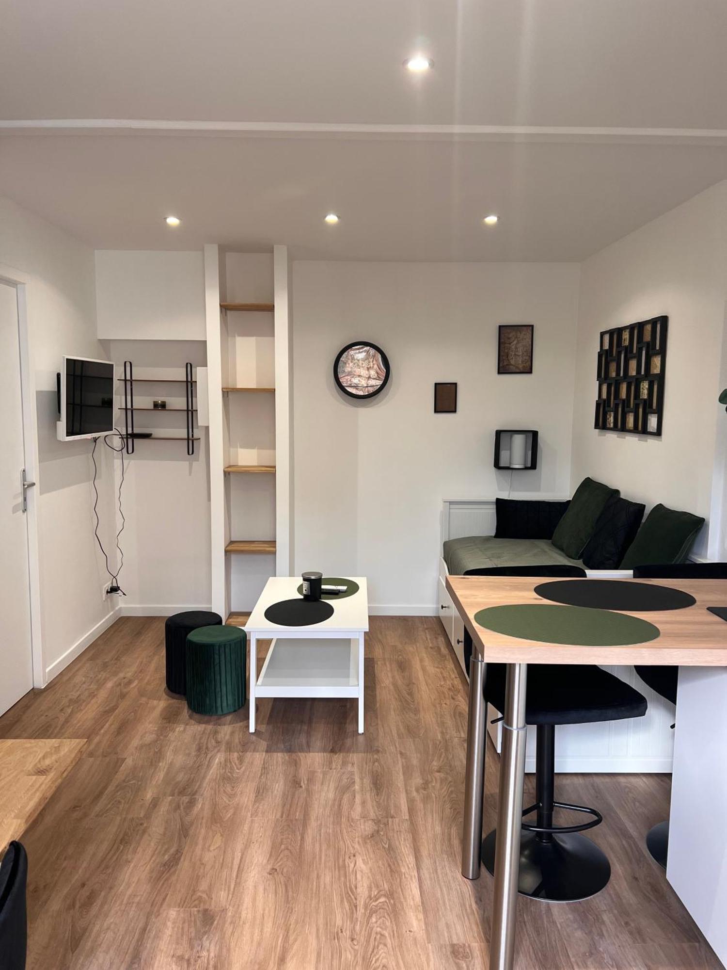 Les Bords Du Clain - Entree Autonome Studio Poitiers Exterior photo