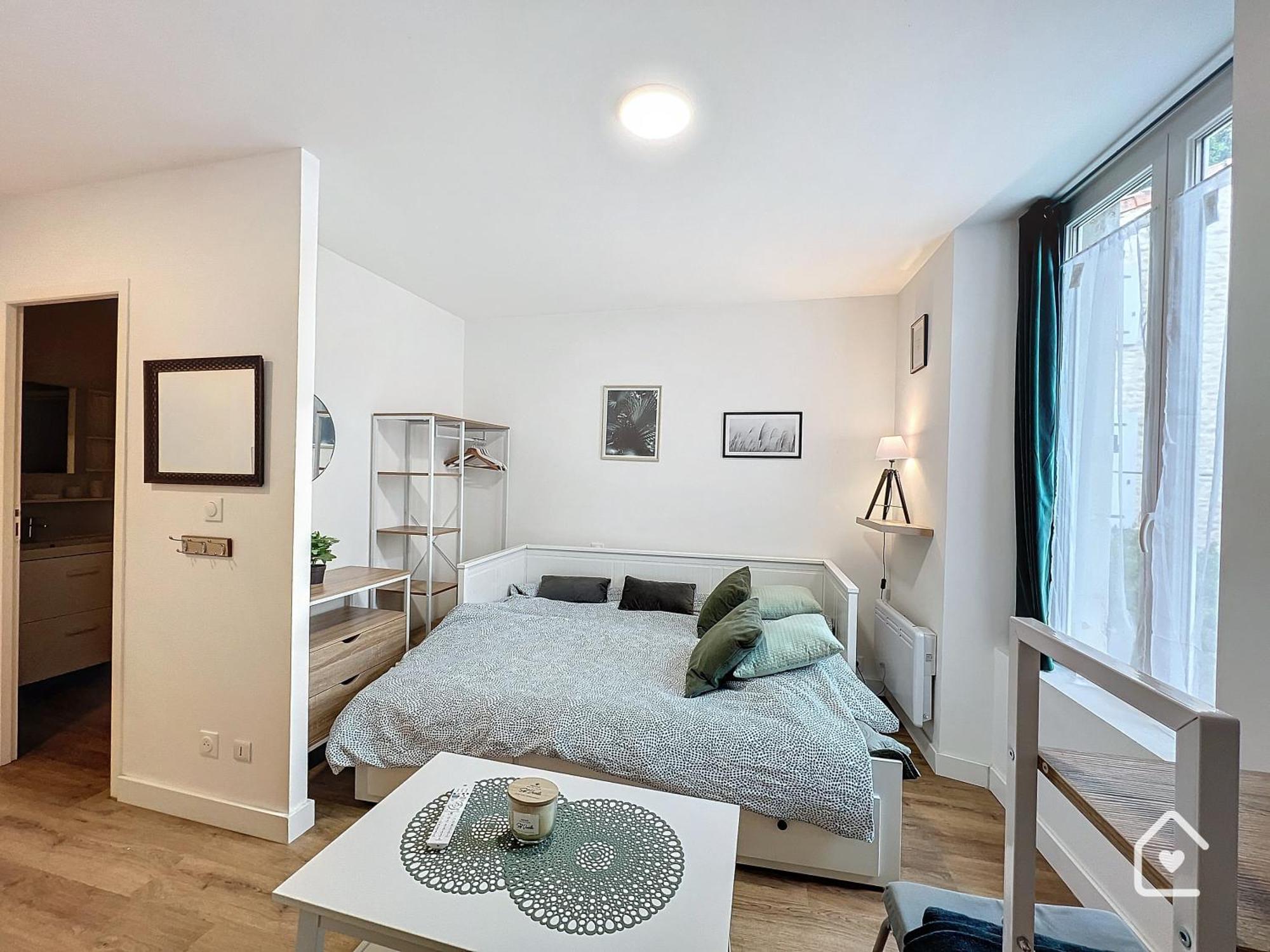 Les Bords Du Clain - Entree Autonome Studio Poitiers Exterior photo